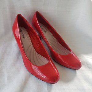Womens Size 12 M- Easy Street RED Patent Leather Pumps - NEW